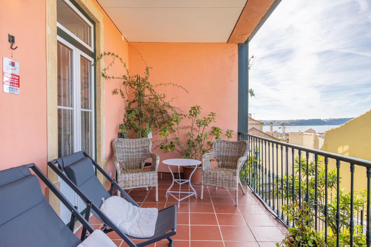 Castelo Design Aparment W/ Balcony & Super View By Lovelystay Lisabona Exterior foto